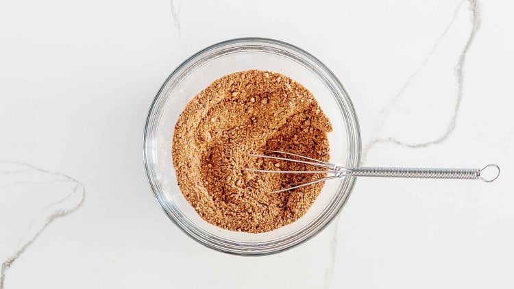 bbq dry rub in a bowl.